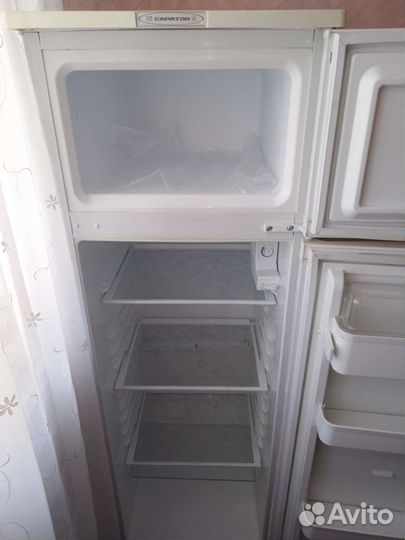Холодильник бу маленький