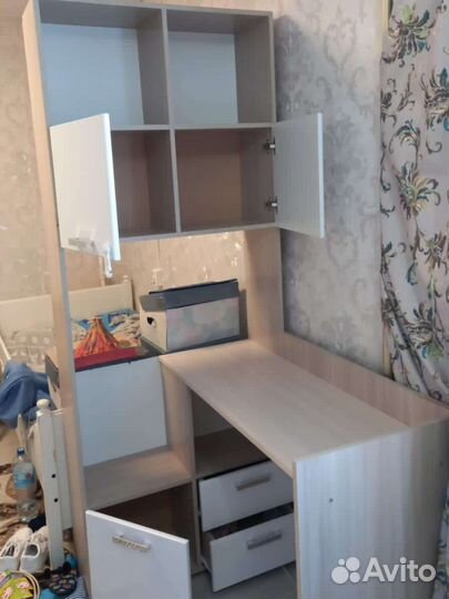 Угловой письменный стол со шкафом