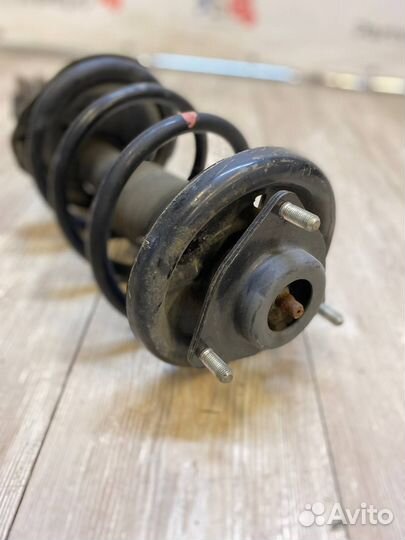 Стойка передняя правая Mitsubishi Outlander