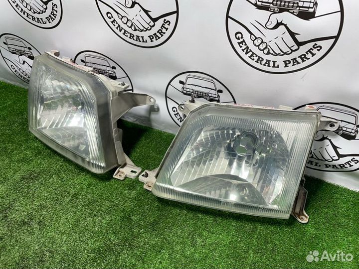 Фара галогеновая Toyota Land Cruiser Prado RZJ95