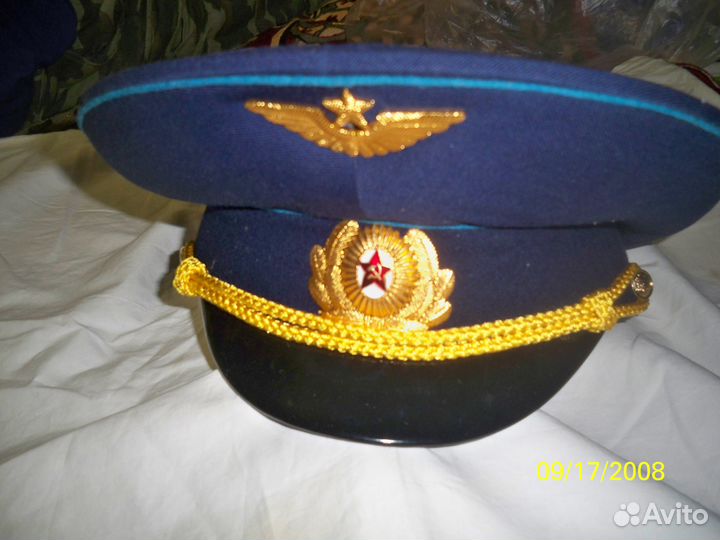 Продаю военные головные уборы