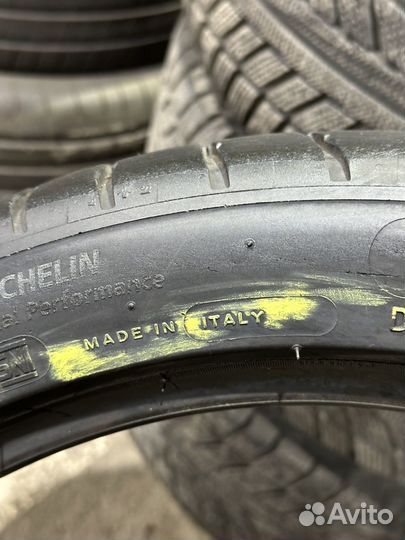 Michelin Pilot Sport 4 245/40 R19 98Y