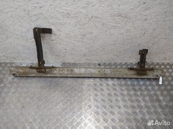 Б/У Подножка Подмято крепление, царапины Правая