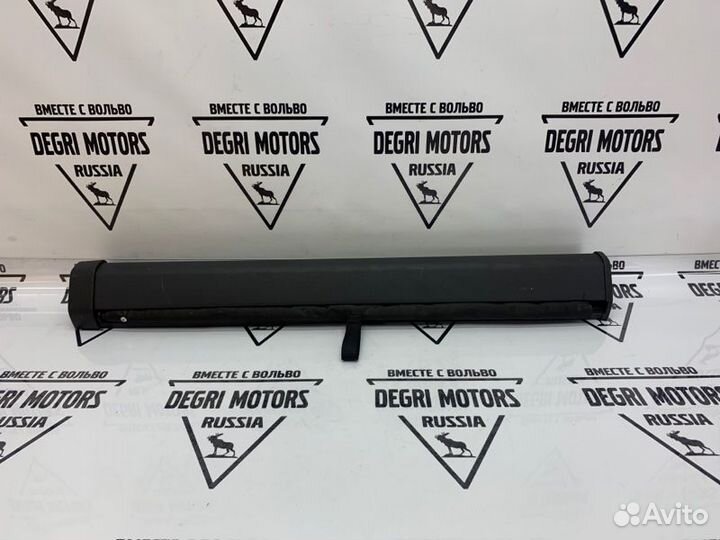 Шторка сетка багажника задняя прав Volvo V70 XC70