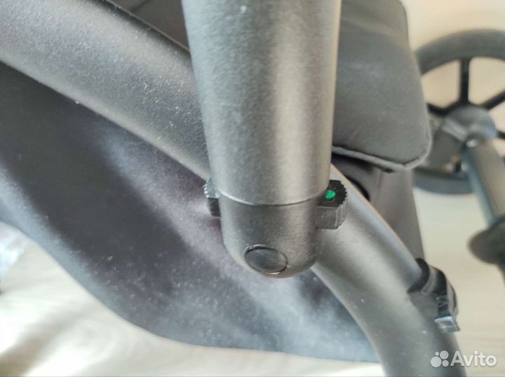 Коляска 3 в 1 Roan Bass next + maxi cosi