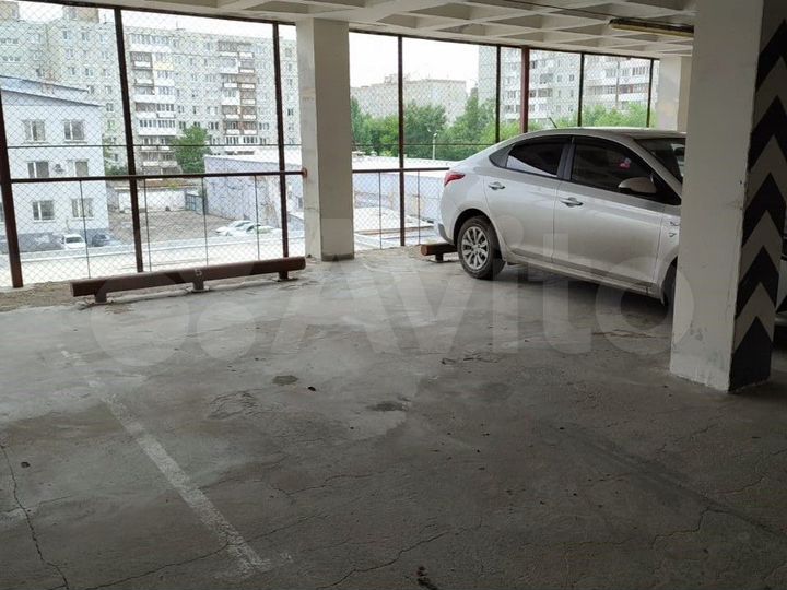 Машиноместо, 18 м²