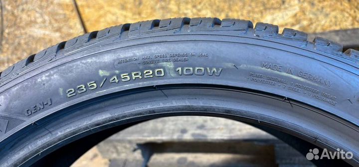 Goodyear UltraGrip Performance Gen-1 235/45 R20