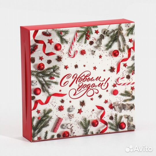 Новогодняя подарочная коробка