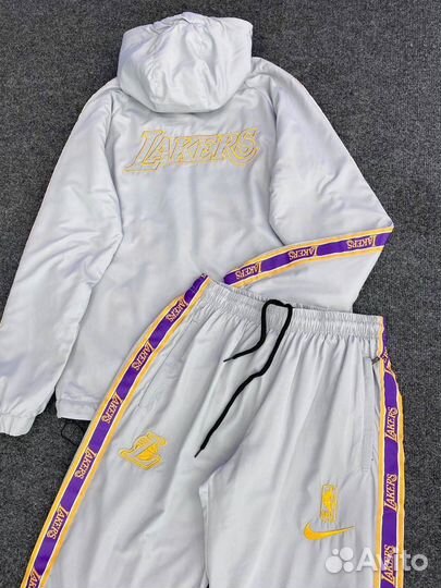 Спортивный костюм