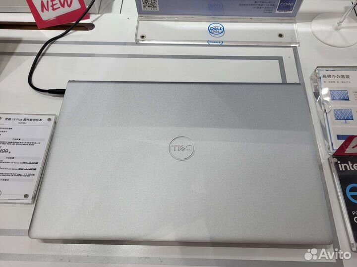 Ноутбук 15' dell inspiron 3520