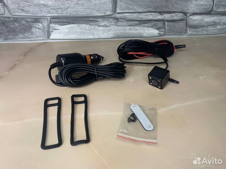 Зеркало видеорегистратор с камерой заднего вида