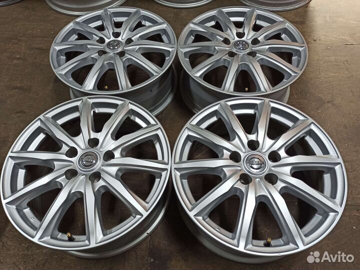 Диски 17 5х114,3 ET45 оригинал Ниссан из Японии