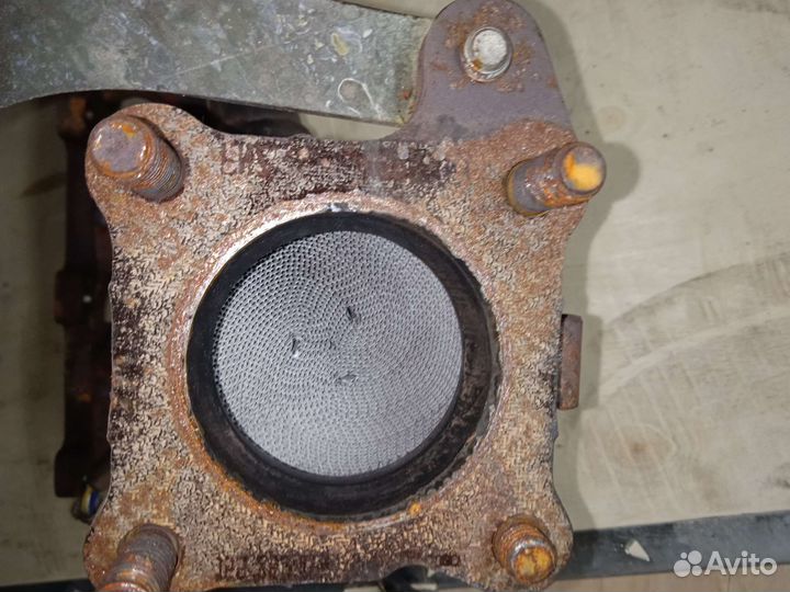 Выпускной коллектор с катализатором Skoda Octavia