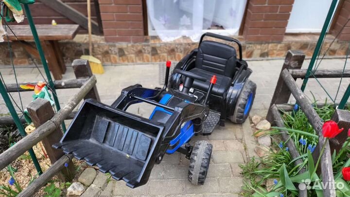 Детский электромобиль трактор