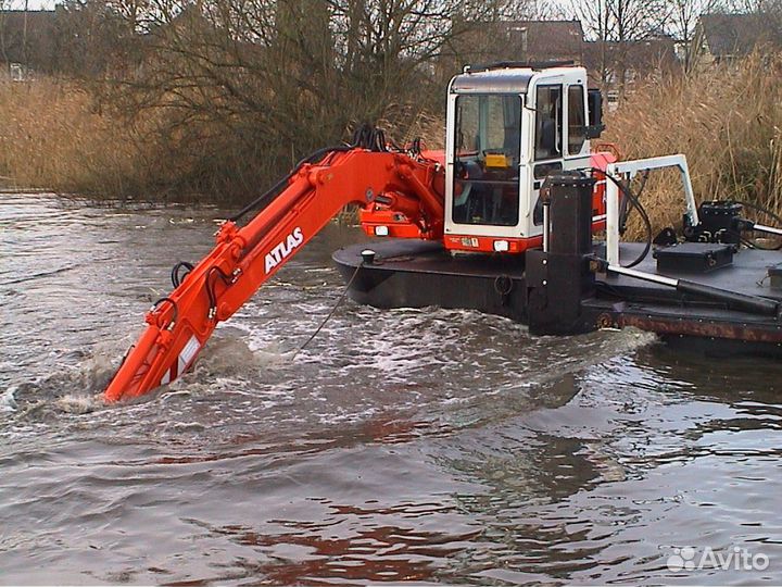 Земснаряд с ковшом