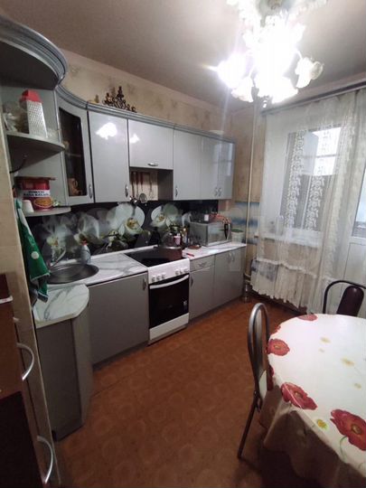 3-к. квартира, 65 м², 3/14 эт.