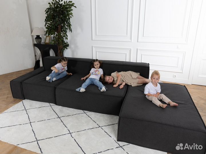 Диван со спальным местом 4400х1800 мм