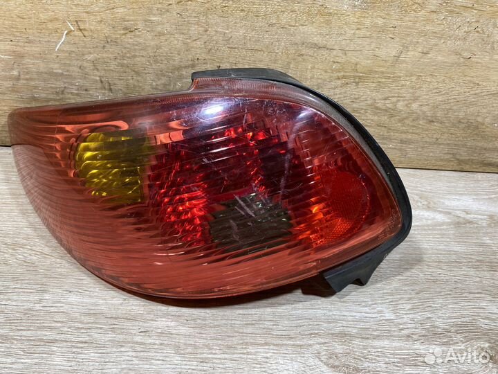 Фонарь задний левый Peugeot 206 CC Арт. 111474