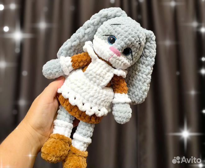 Зайка школьница Вязаные игрушки
