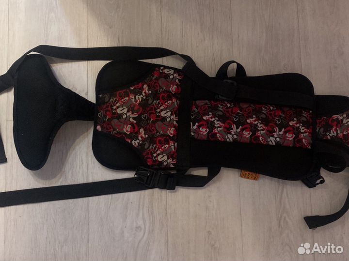 Безкаркасное детское автокресло