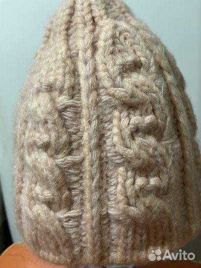 Продам шапку женскую вязанную зимнюю