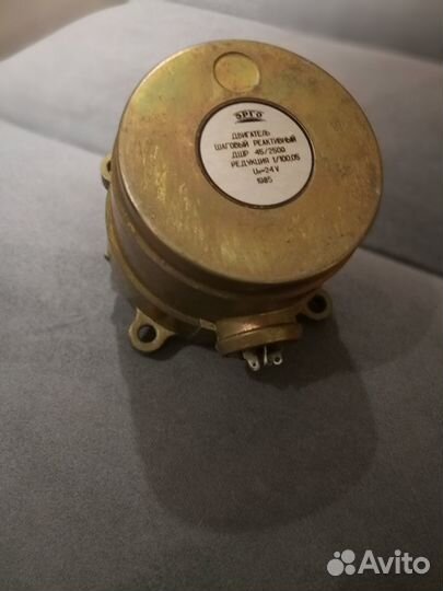 Шаговый двигатель