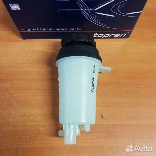 Бачок гур Ford Focus 2