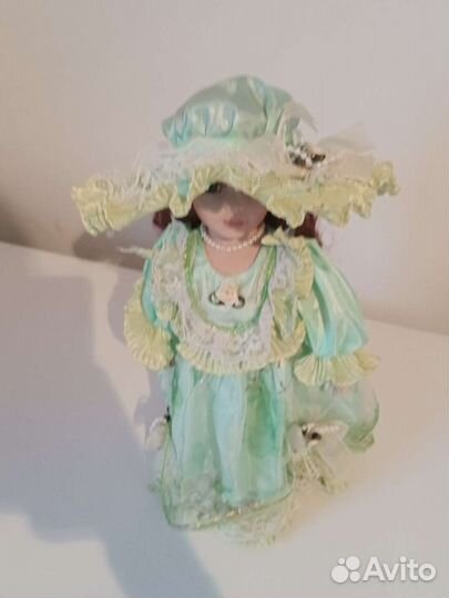 Кукла фарфоровая коллекционная