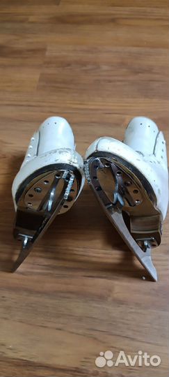 Коньки фигурные 36 размер