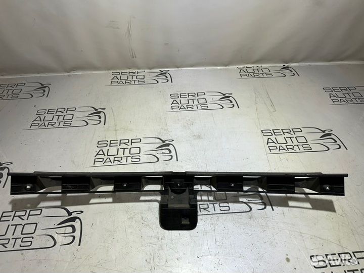 Кронштейн бампера задний Ford Focus 3 CB8 1.6L