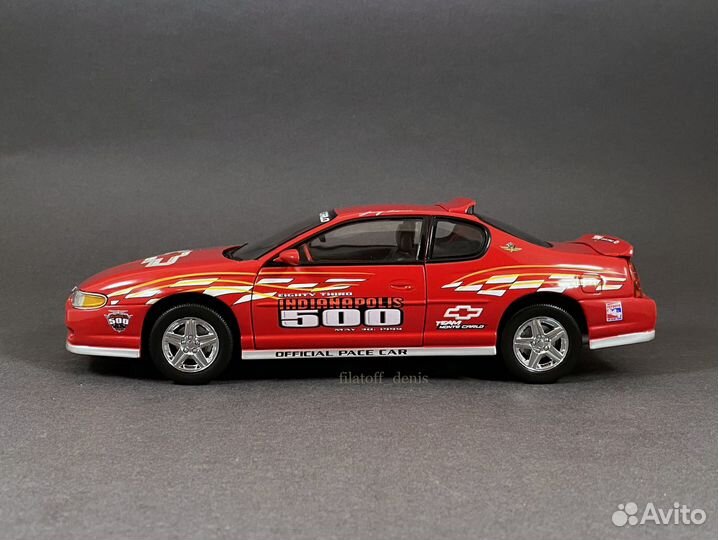 1/18 Chevrolet Monte Carlo 1999 (Sun Star)