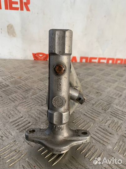 Цилиндр главный тормозной цилиндр Toyota Corolla E