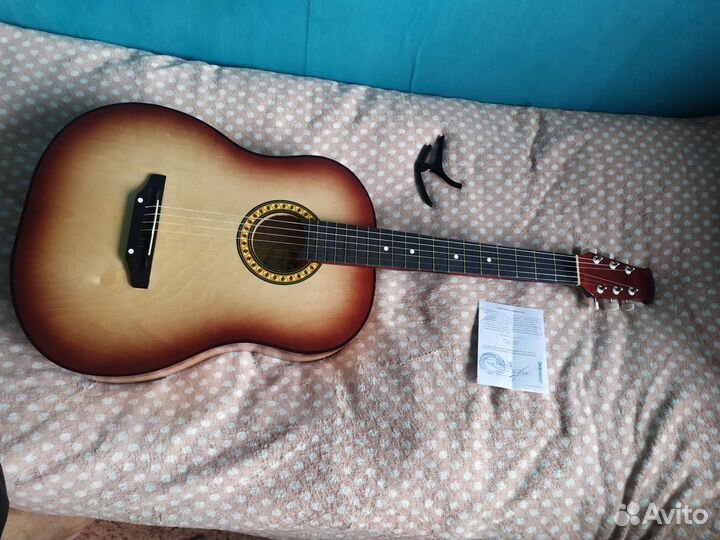 Акустическая гитара