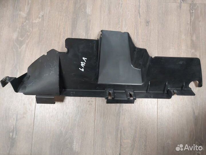 Дефлектор радиатора Volkswagen Touareg 1 2.5D 2008