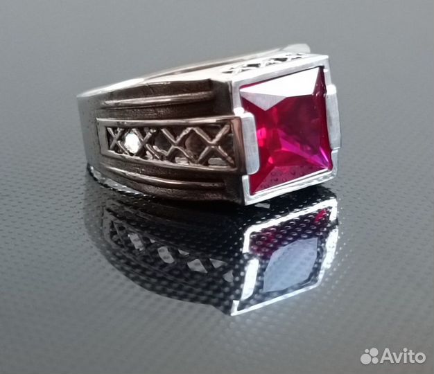 Серебряные перстни с рубинами