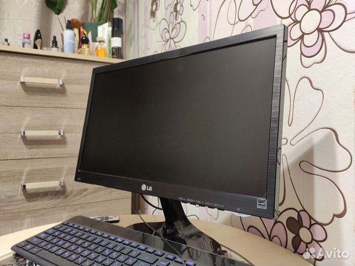 Монитор LG 19 дюймов