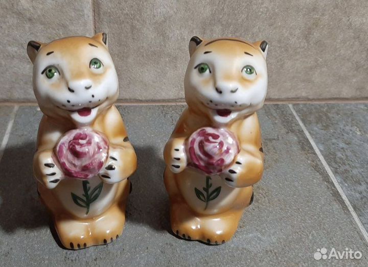 Тигренок с розой дулево