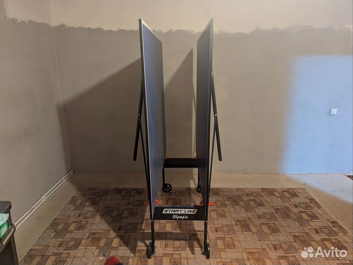 Теннисный стол