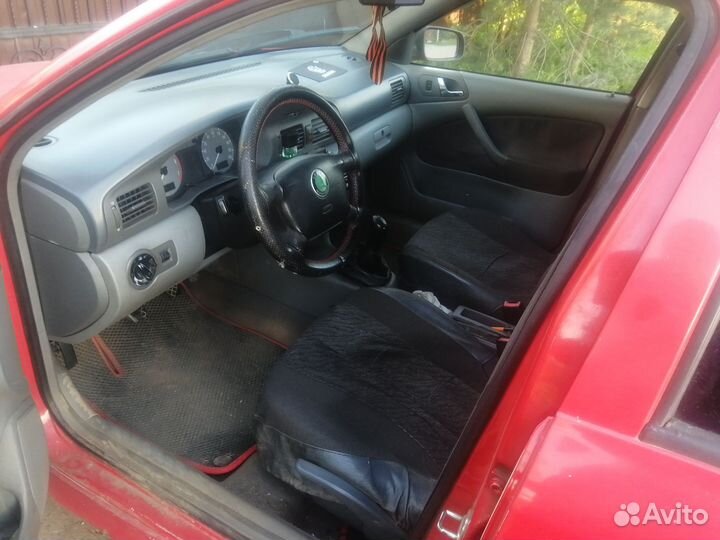 Skoda Octavia 1.6 МТ, 1997, 280 000 км