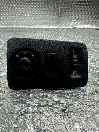 Блок управления зеркалами LADA X-ray, 2018