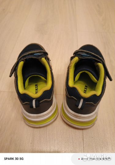 Кроссовки детские 27 размер