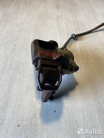 Суппорт передний правый Chevrolet Niva