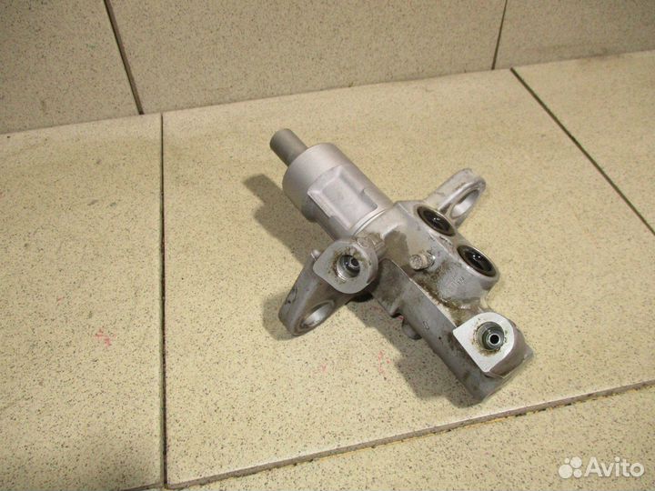 Цилиндр тормозной главный Opel Zafira C