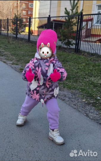 Демисезонный костюм на девочку 104