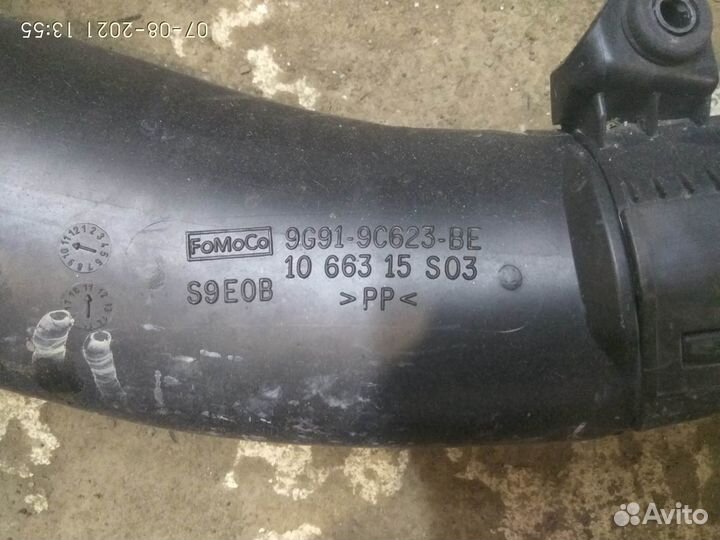 Патрубок моторного отсека Форд Мондео 2012 год