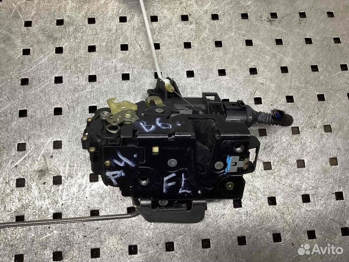 Замок двери передней левой Audi A4/S4