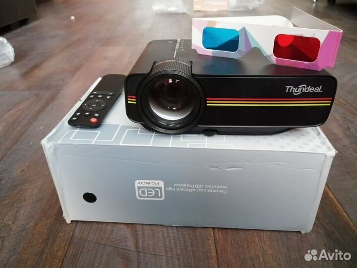 Проектор LED \ 3D Thundeal