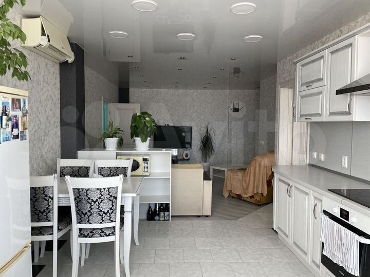 2-к. квартира, 74 м², 10/12 эт.