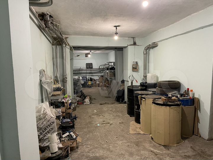 Гараж, > 30 м²