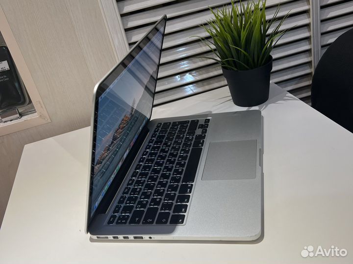Apple MacBook Pro 13(2014) i5, 8-256gb, retina